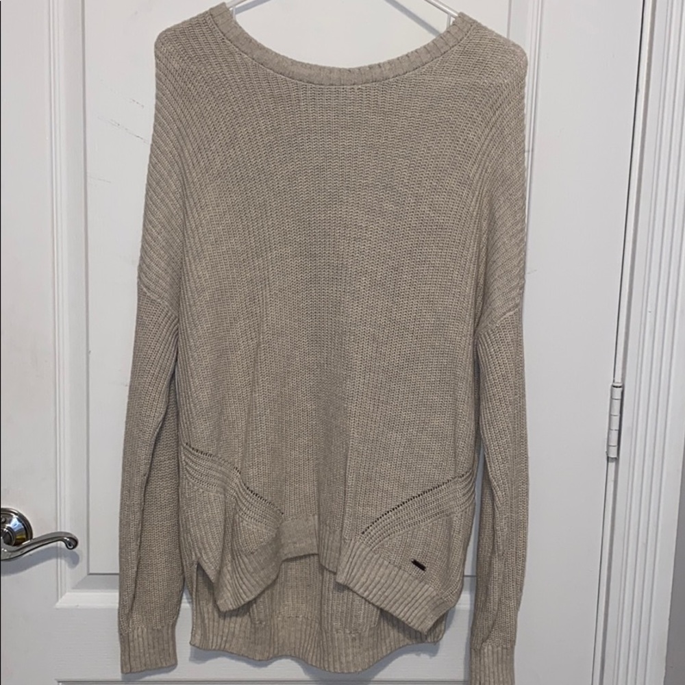 tab Hollister sweater